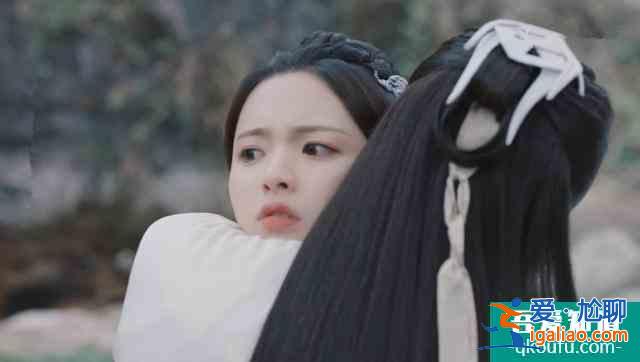 且聽鳳鳴:君臨淵跟鳳舞甜蜜擁抱,一旁的左青鸞當場臉氣綠? 且聽鳳鳴:君臨淵跟鳳舞甜蜜擁抱,一旁的左青鸞當場臉氣綠?