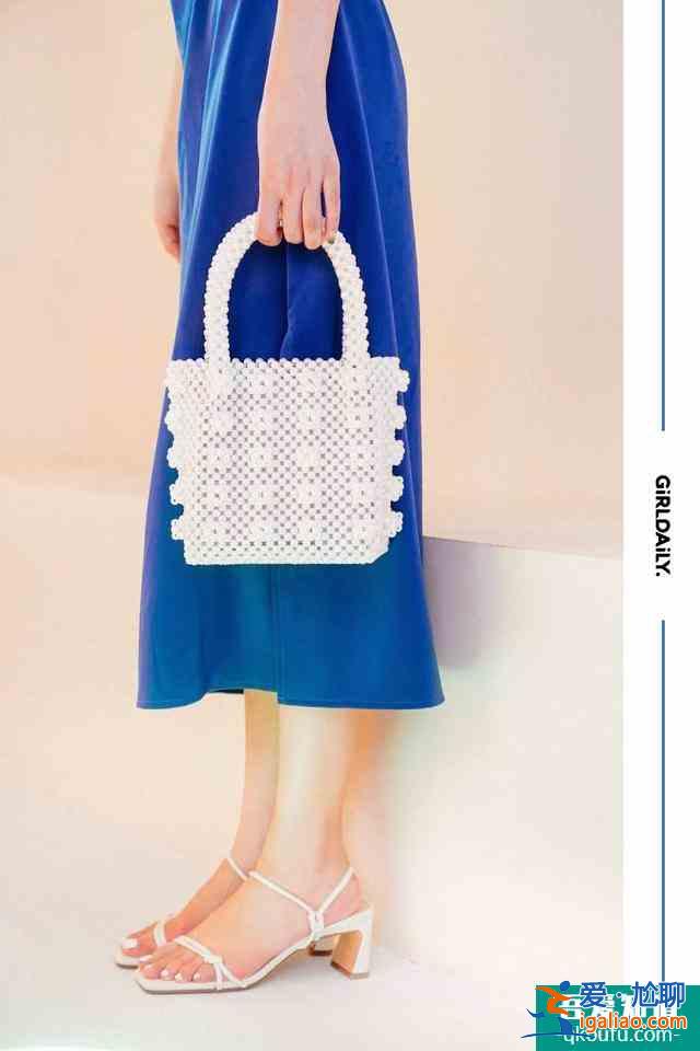 《二十不惑》的關曉彤,是怎么把Prada穿成19.9包郵某寶風的?? 《二十不惑》的關曉彤,是怎么把Prada穿成19.9包郵某寶風的??