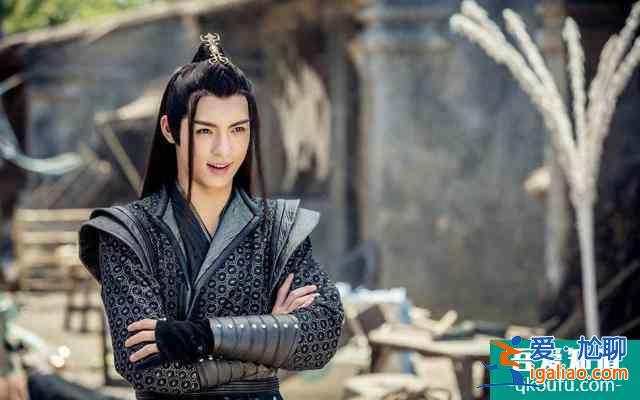 《且聽鳳鳴》楊超越演技被贊，男主撞臉霍建華，“陳情男孩”出彩？