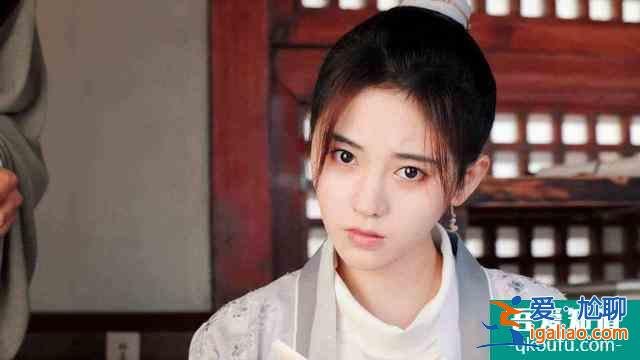 《漂亮書生》：鞠婧祎妝容粉嫩，口紅艷麗，這叫女扮男裝？？