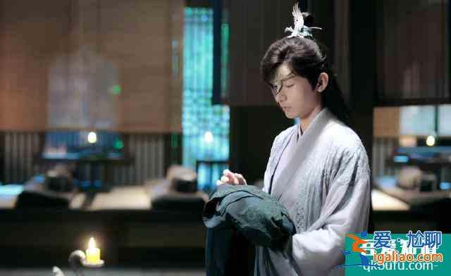 新劇《琉璃》觀后感，愛情來得快如閃電，女主造型太不給力？