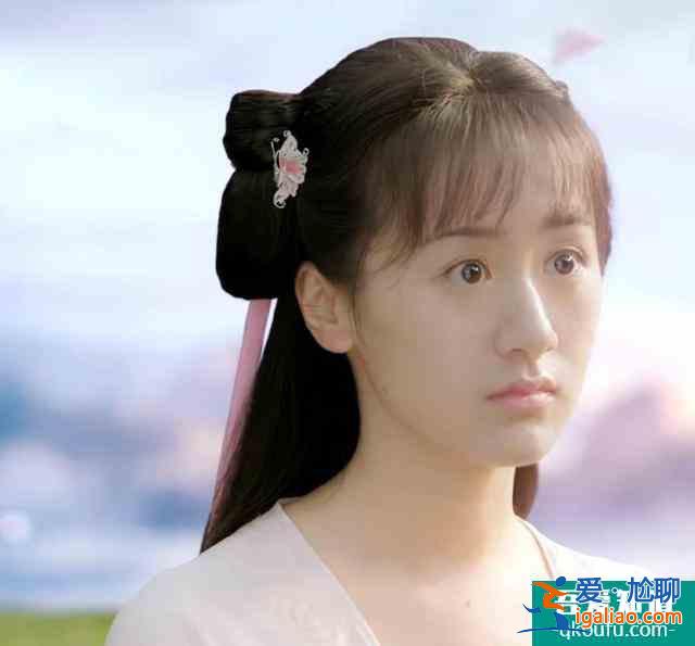 新劇《琉璃》觀后感，愛情來得快如閃電，女主造型太不給力？
