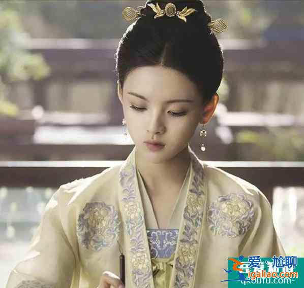 《且聽鳳鳴》今日定檔，楊超越扮乞丐，又“丑“又可愛，絕了？