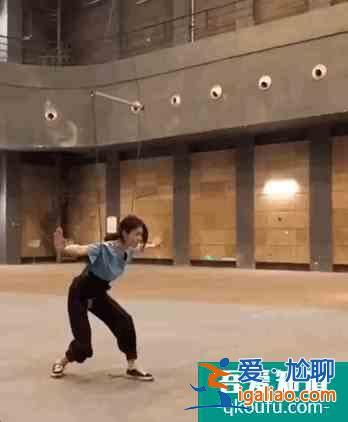 《且聽鳳鳴》花絮，楊超越肉眼可見的胖，答應粉絲減肥只嘴上說說？