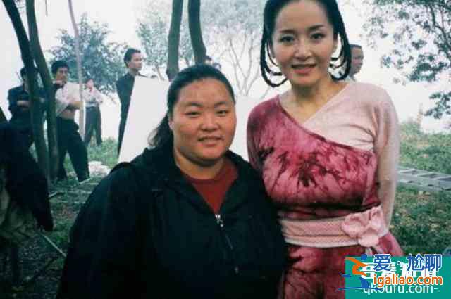 她是首位電影版黃蓉，做了4年“大哥的女人”，至今已單身24年？