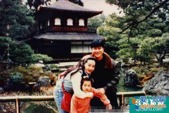 她是首位電影版黃蓉，做了4年“大哥的女人”，至今已單身24年？