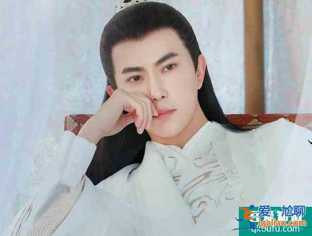 《明月曾照江東寒》官宣，于朦朧邢菲強強聯手，我卻留意男二男三？