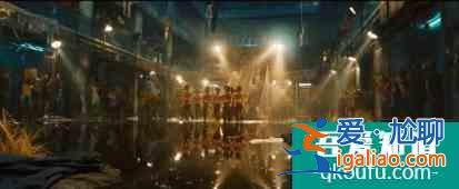 等了四年的《釜山行2》，續(xù)集全員大換血，到底還是爛尾了？