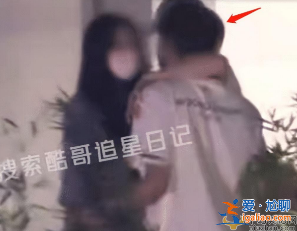 王凱疑似戀情曝光!深夜與美女酒吧狂歡 與神秘美女戴情侶們 王凱疑似戀情曝光!深夜與美女酒吧狂歡 與神秘美女戴情侶們