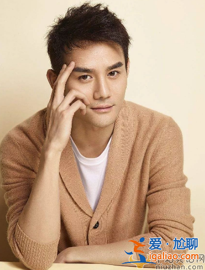 王凱疑似戀情曝光!深夜與美女酒吧狂歡 與神秘美女戴情侶們 王凱疑似戀情曝光!深夜與美女酒吧狂歡 與神秘美女戴情侶們