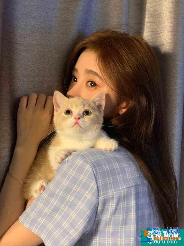 《漂亮書生》路透照,一米五的鞠婧祎腳蹬恨天高,妝容被于正吐槽? 《漂亮書生》路透照,一米五的鞠婧祎腳蹬恨天高,妝容被于正吐槽?