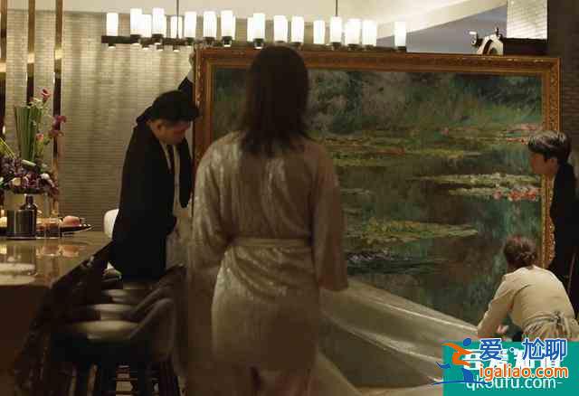 《三十而已》王太太，曾無戲可演擺攤賣衣服，沒辦婚禮嫁給房子斌？