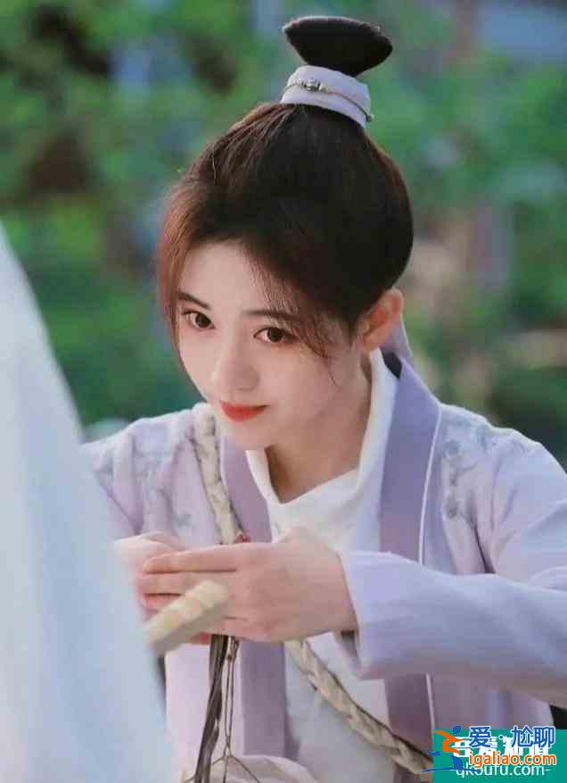 《漂亮書生》女扮男裝細節被批極不合理，為啥熱度只增不減？？