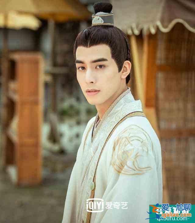 《漂亮書生》被嘲劇情過時？鞠婧祎穿男裝還化濃妝，濾鏡也開太大？