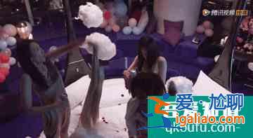 毛曉彤的“三十而已”：是經(jīng)歷了被渣男傷、被親爹坑的自我重建？