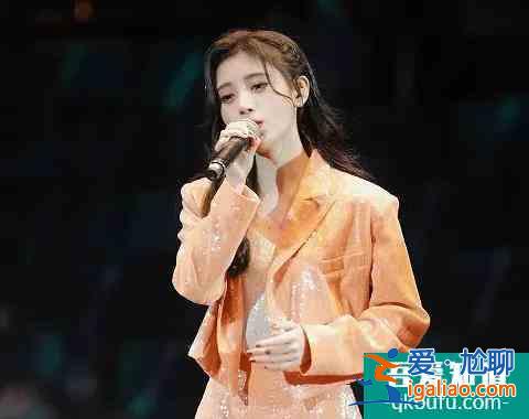 《漂亮書生》剛定檔，鞠婧祎又有新劇開機，路透照卻讓人心生不滿？