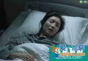 文能搞業(yè)務(wù)武能撕x的女性爽劇，《三十而已》終于得到該有的熱搜？
