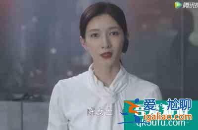 文能搞業(yè)務(wù)武能撕x的女性爽劇，《三十而已》終于得到該有的熱搜？