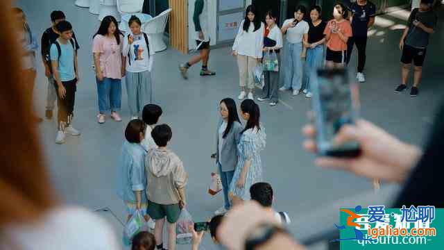 二十不惑：姜小果“搶”回自己的錢，巨嬰心理的人不配得到同情？