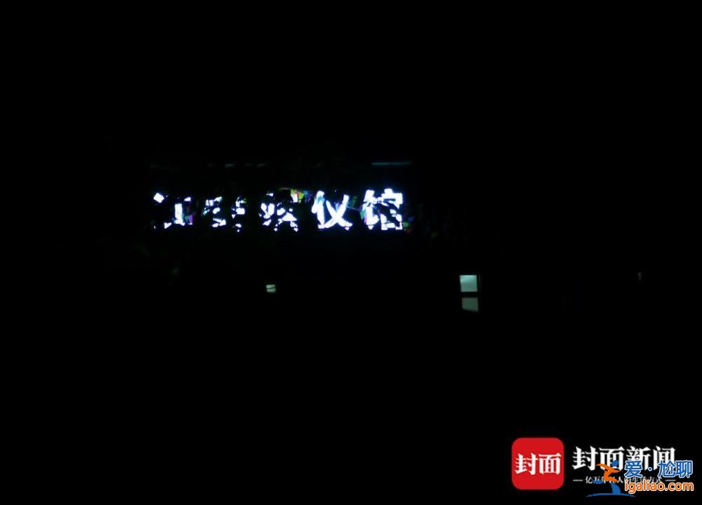 從3樓飛奔至6樓跳下 幾個同學在后面追？
