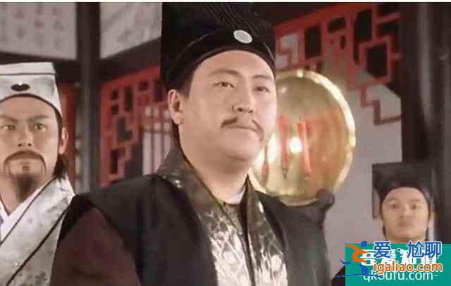 欠錢不還，蹭吃蹭喝，關曉彤《二十不惑》究竟窺探了多少我們生活？