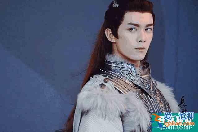 《長歌行》發定妝照，熱巴美如畫中人，和吳磊不像情侶像姐弟？
