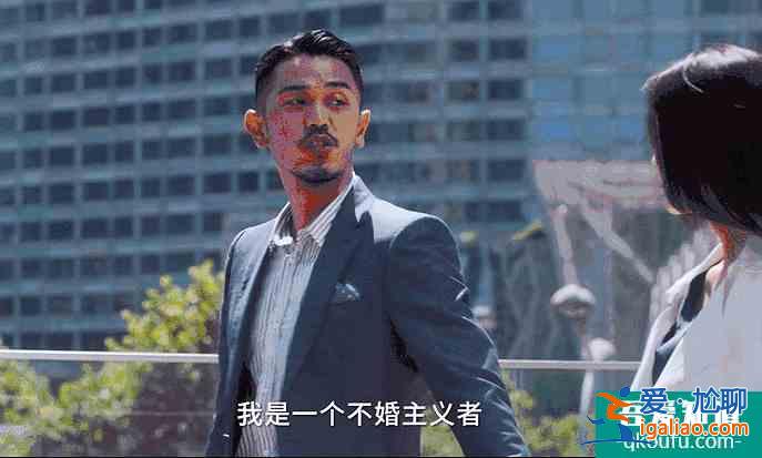 《三十而已》江疏影當眾脫衣服，很多人只關注身材，但重點在眼神？