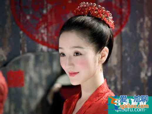 熱播《小娘惹》花絮曝光！女主拍戲泡海里，水太臟滿嘴死魚味？