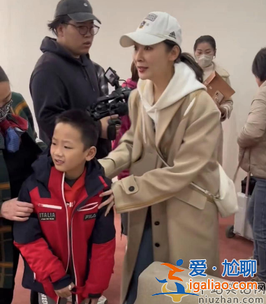 狂飆程程兒子正面照!單眼皮神似爸爸黃海波 家庭環境曝光太樸素