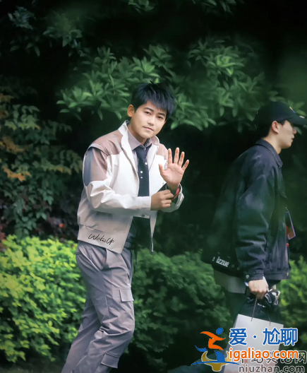 蘇醒錄跑男把膝蓋扭了!發(fā)博自爆把跑步機調(diào)到15 網(wǎng)友留言牛逼了