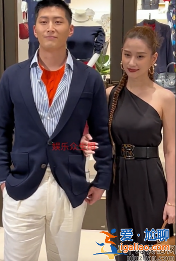 竇驍何超蓮結(jié)婚了嗎?爆婚訊后首度同框 竇驍打扮被吐槽像莽村李宏偉