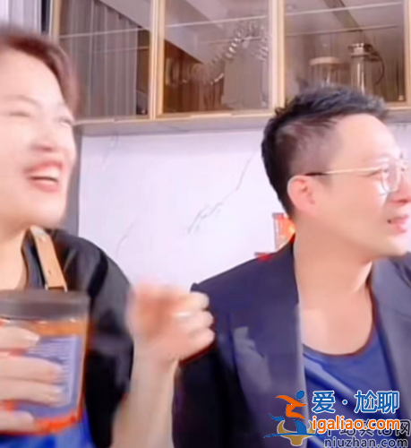 汪小菲深夜直播痛哭,被孟賀威脅要爆多個(gè)黑料,母子情深疑為演戲 汪小菲深夜直播痛哭,被孟賀威脅要爆多個(gè)黑料,母子情深疑為演戲