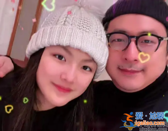 王岳倫王詩齡一起去理發!王詩齡素顏容貌曝光 網友吐槽發型太丑
