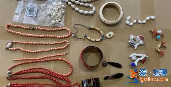 成都海關(guān)查貨百寶箱，內(nèi)含象牙、紅珊瑚和硨磲制品[查貨]？