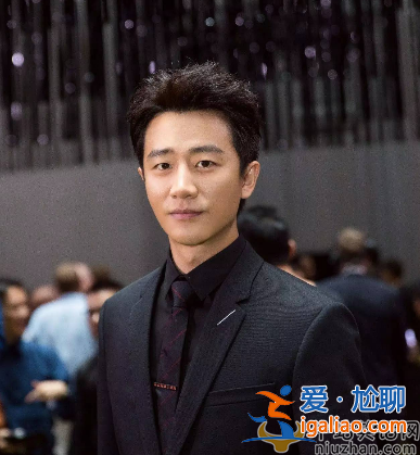 黃軒怎么了?被曝多次發現愛吃女星豆腐 摸楊冪大腿畫面曝光