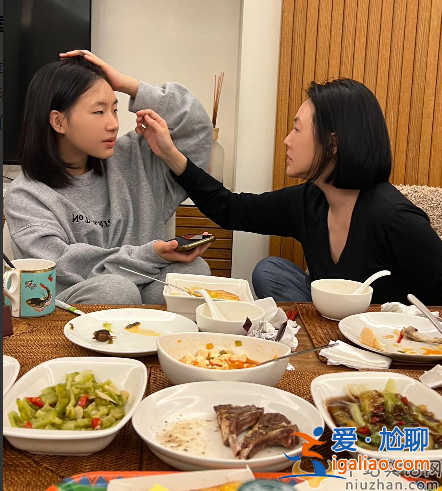 小S一家吃飯惹爭議!李敖女兒列12條罪狀稱沒教養(yǎng) 網(wǎng)友留言亮了