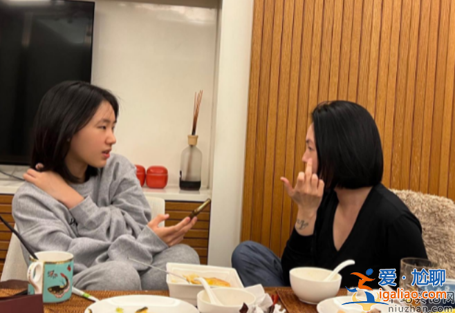 小S一家吃飯惹爭議!李敖女兒列12條罪狀稱沒教養(yǎng) 網(wǎng)友留言亮了