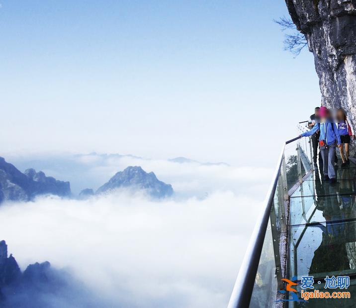 她是個(gè)開朗的人? 她是個(gè)開朗的人?