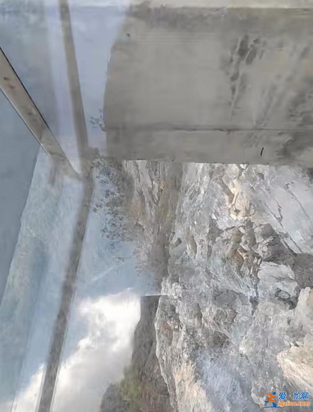 她是個(gè)開朗的人? 她是個(gè)開朗的人?