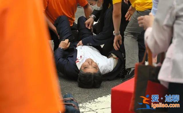 落在離他僅1米遠(yuǎn)的地方? 落在離他僅1米遠(yuǎn)的地方?