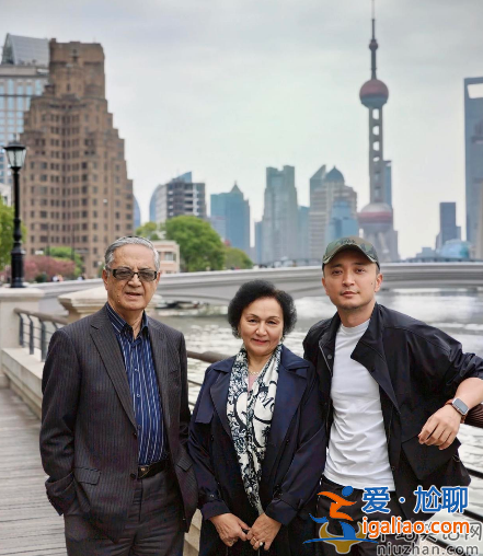 尼格買提曬全家福!侄女膚白貌美惹關注 顏值驚艷撞臉樸信惠