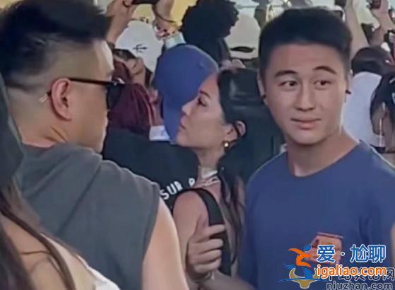 何猷君何超欣現身美國!何猷君與金發美女熱聊 丟老婆奚夢瑤北大上課