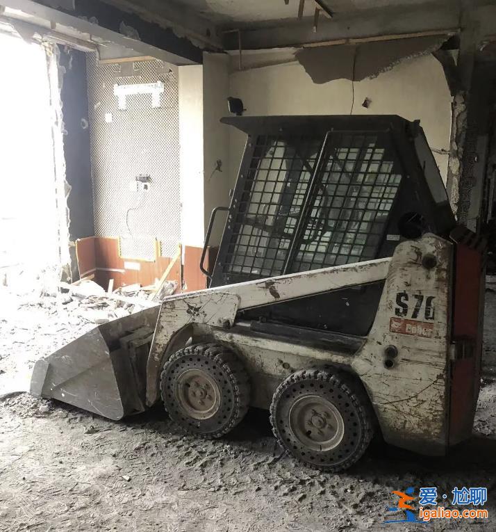 哈爾濱租戶砸穿高層住宅承重墻數百業主緊急疏散 裂縫已蔓延到21層？