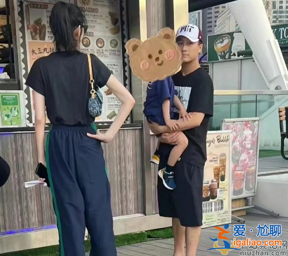 奚夢瑤近況曝光!回香港婆家獨自帶娃 一人外出買菜背舊包