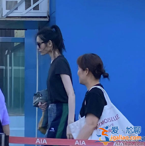 奚夢瑤近況曝光!回香港婆家獨自帶娃 一人外出買菜背舊包