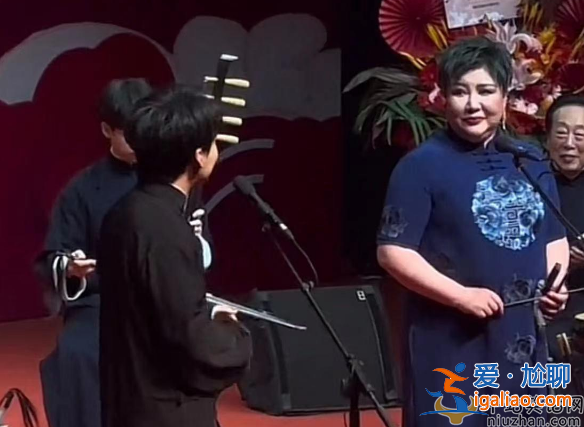 郭德綱老婆王惠近照曝光!染綠頭發容貌大變 郭麒麟叫媽顯謙卑
