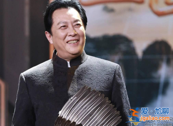 唐國強近況曝光!71歲騎馬慶生 動作驚險數十位保鏢護航