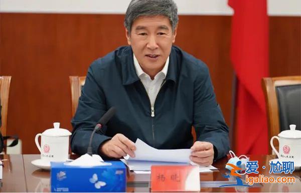 一個月內 張軍、應勇、賀榮先后與他見面 所為何事？？