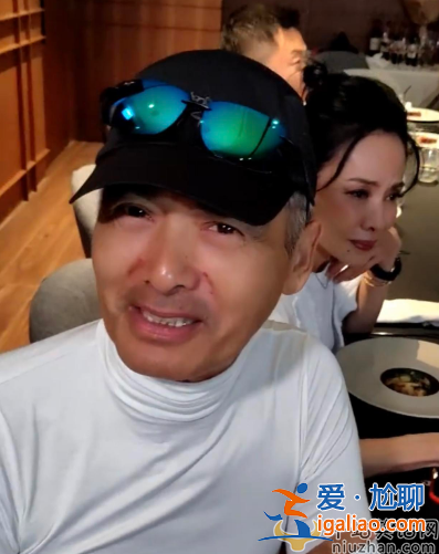 周潤發袁詠儀關系怎么樣?慶生現場摟抱袁詠儀索吻,發嫂不悅 周潤發袁詠儀關系怎么樣?慶生現場摟抱袁詠儀索吻,發嫂不悅