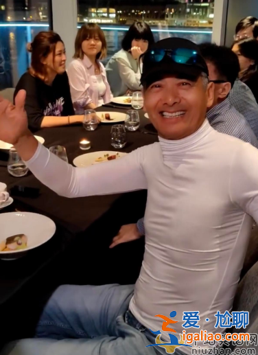 周潤發袁詠儀關系怎么樣?慶生現場摟抱袁詠儀索吻,發嫂不悅 周潤發袁詠儀關系怎么樣?慶生現場摟抱袁詠儀索吻,發嫂不悅